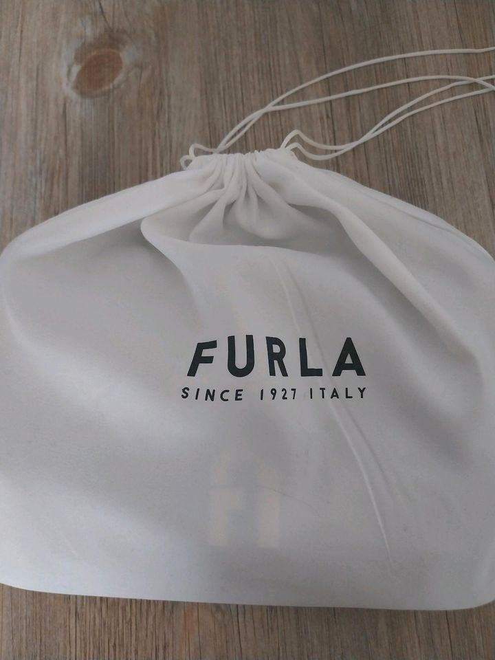 Furla Leder-Umhängetasche in Königsbrunn