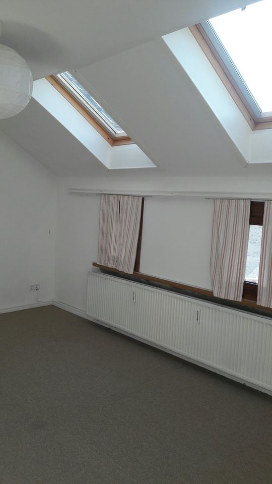 3-Zimmer-Wohnung mit 2 Bädern / Dachgeschoß 2.Etage in Flensburg