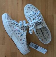 Superga Sneaker ähnlich Converse Sondermodell Pantoletten Baden-Württemberg - Remshalden Vorschau