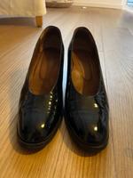 Truman´s Lack Leder schwarz Pumps Schuhe Gr. 7 wneu Essen-West - Holsterhausen Vorschau
