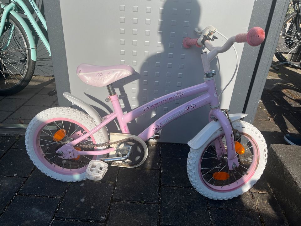 Fahrrad junge Mädchen in Walldorf
