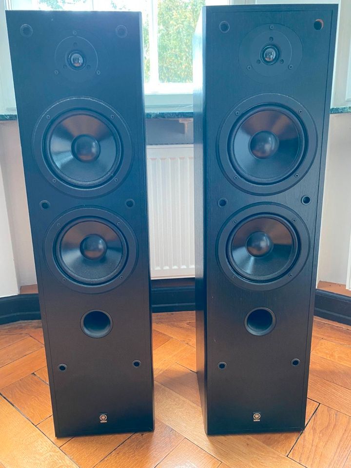 Idealer Zustand YAMAHA RX-V479 +5 Lautsprecher Heimkino - Set 5.1 in Treben