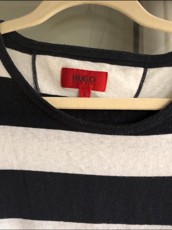 Org.Hugo Boss Pulli in gr.L in Düsseldorf