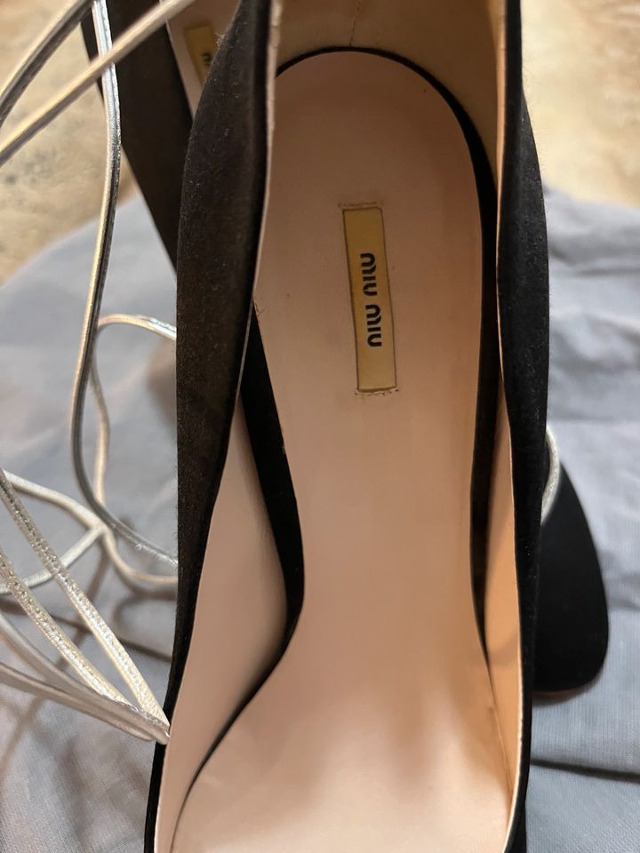 100% original Miu Miu Pumps Top Zustand Gr.39 in Frankfurt am Main