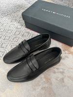 Tommy Hilfiger Essential Loafers Slipper Schuhe Leder 37.5-38 Neu Hessen - Offenbach Vorschau