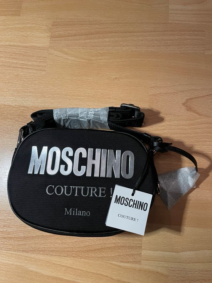 Moschino Damen Tasche in Frankfurt am Main