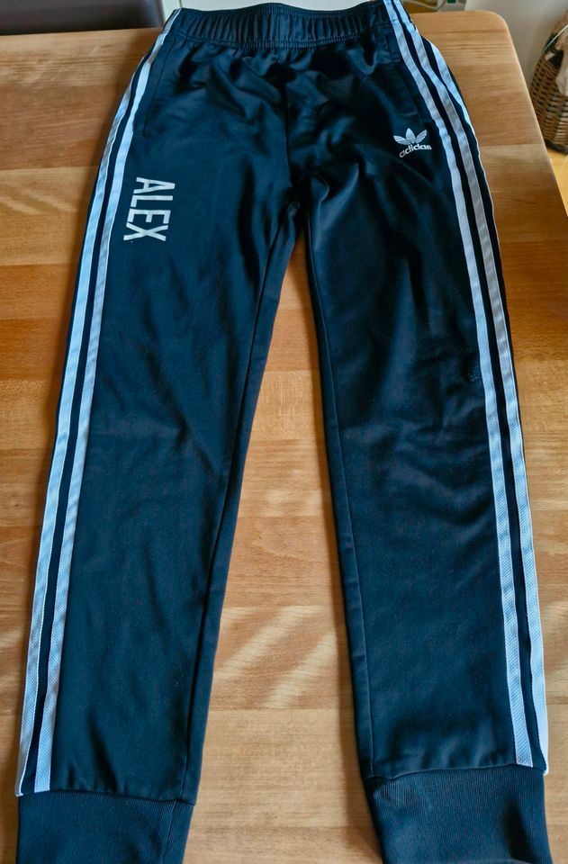 Adidas Sporthose Jungen, Gr. 164 in Marktredwitz