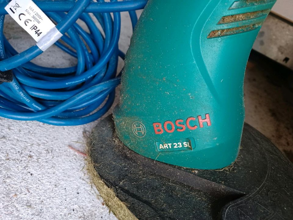 Bosch Rasentrimmer Art 23 SL in Mesekenhagen