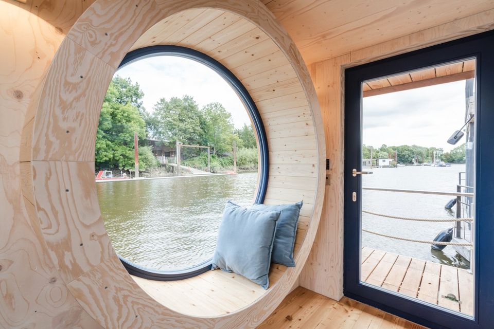 Hausboot AHOI - Ferienunterkunft auf dem Wasser buchen in Hamburg