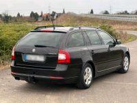 Skoda Octavia Combi 1,8TSI Elegance 160PS Euro5 6Gang AHK PDC Nordrhein-Westfalen - Hürth Vorschau