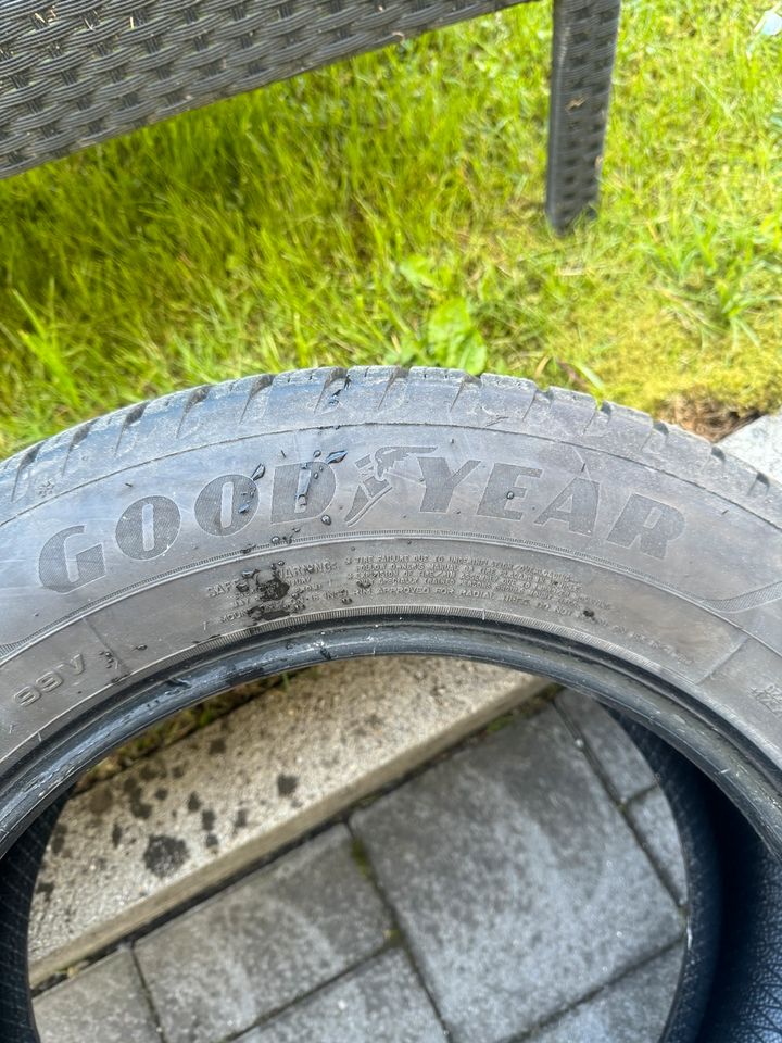 2x Goodyear Vector 4Seasons 215 60 r16 Allwetter in Leutkirch im Allgäu