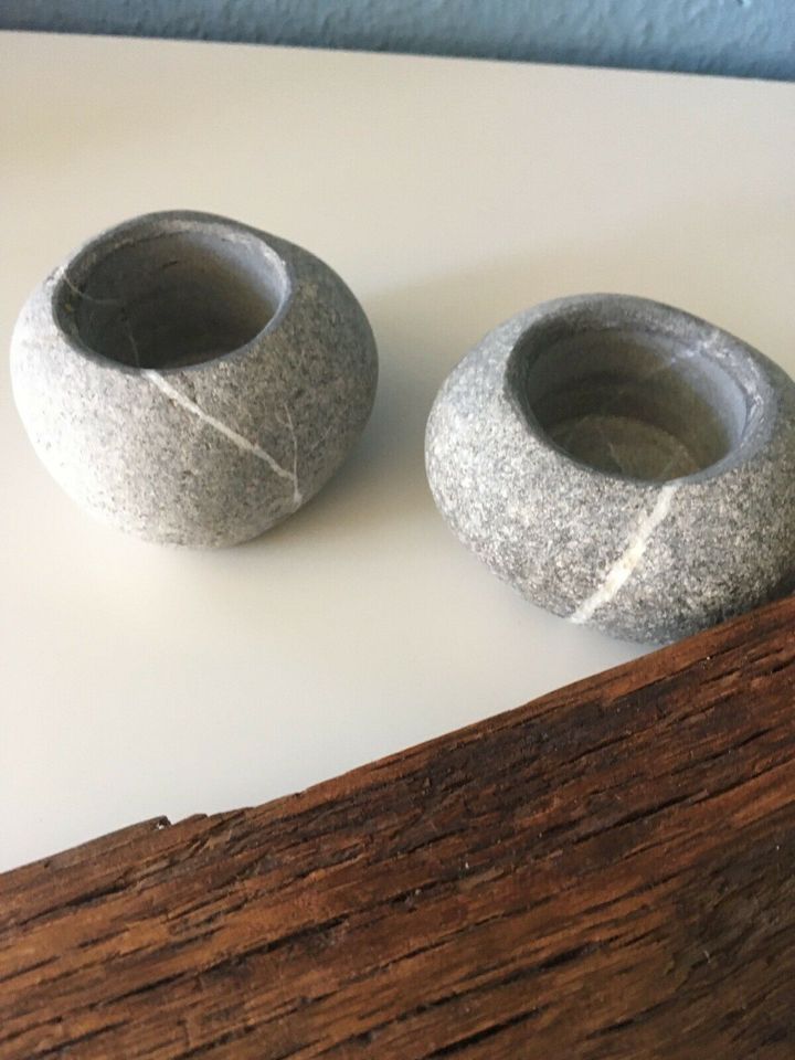 Eierbecher Handgearbeitet aus Stein zwei Stück in Husby