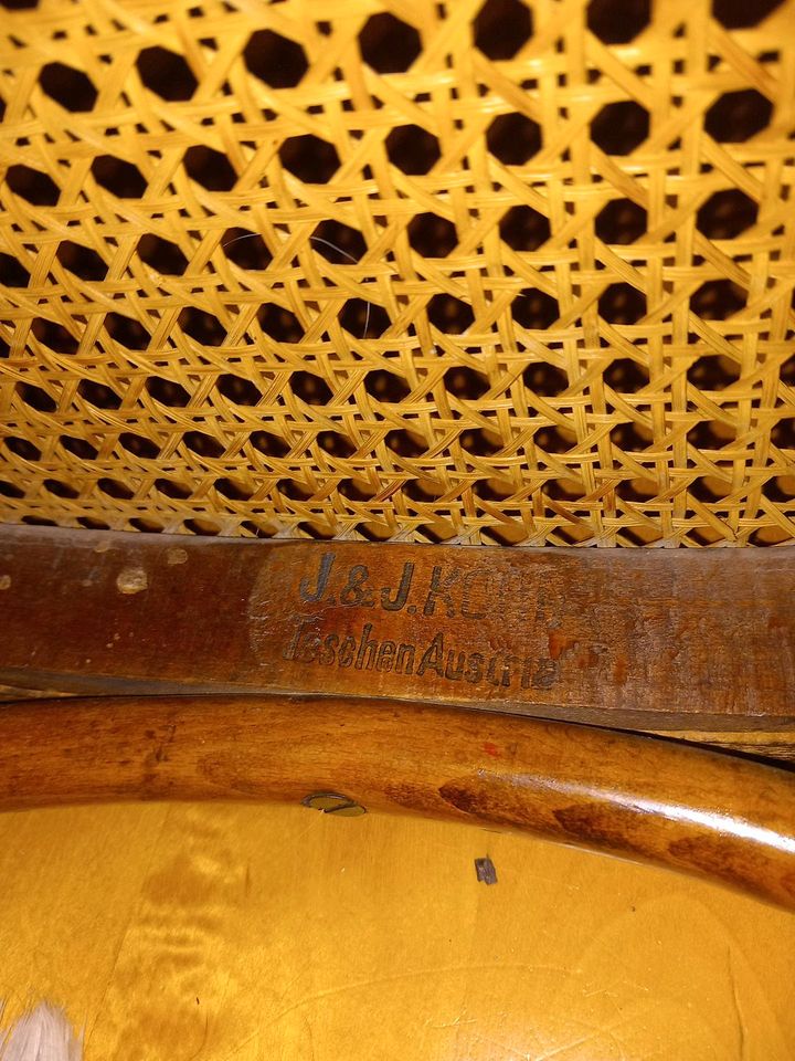 Antiker Stuhl Wiener Geflecht 30er Jahre Holz in Osthofen
