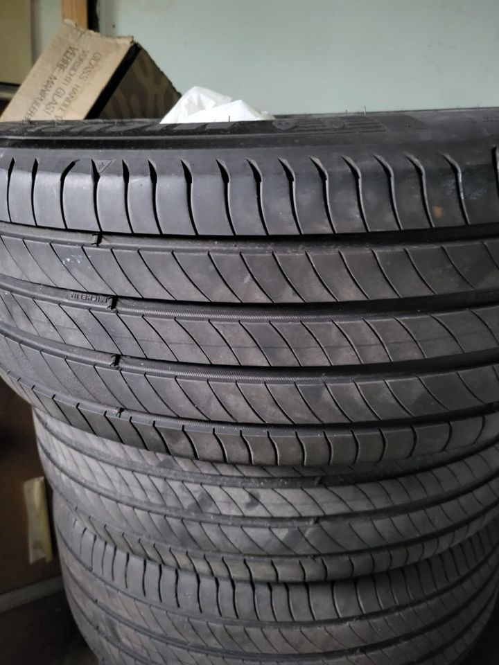 4 Michelin Sommerreifen ohne Felgen 235/55R19 105W in Leinfelden-Echterdingen