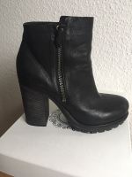 Vic Matié Stiefelette col. black Gr. 38 - Neuwertig Hessen - Neu-Isenburg Vorschau