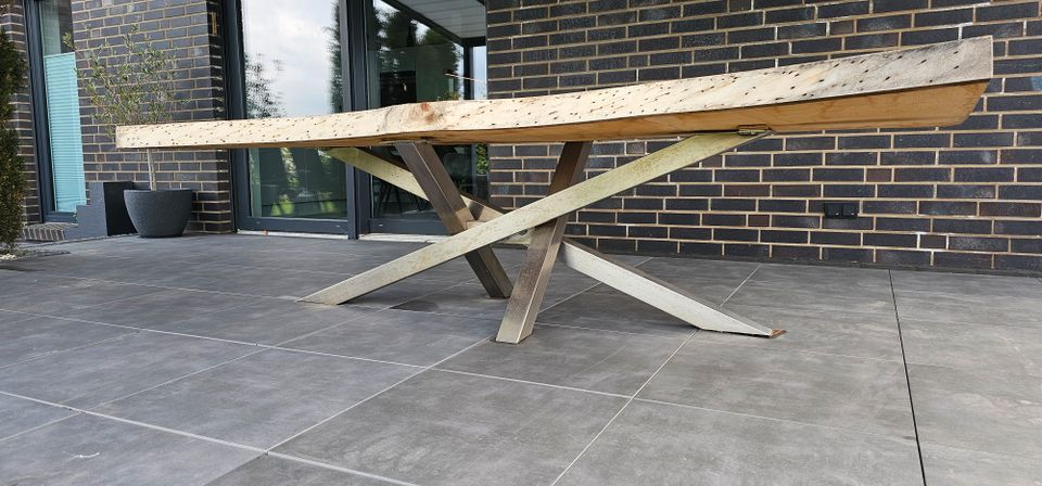 Esstisch ca.3m lang mit Eichenplatte Outdoortisch Gartentisch in Lauenau