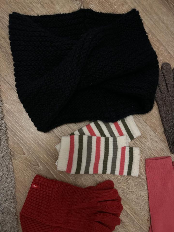 Diverse Tücher, Schals edc, Cecil, Street one,.... 1 € pro Stück in Bad Bederkesa