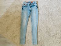 Wie Neu Miracle Of Denim Jeans 25 32 XS hellblau Skinny Nordrhein-Westfalen - Barntrup Vorschau