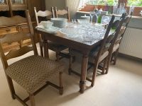 Esszimmer mit Schrank Tisch und Stühlen ohne Geschirr Bayern - Erlangen Vorschau
