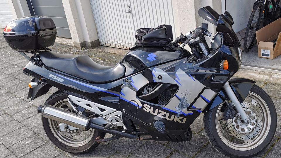 Suzuki GSX 750 F, GR78A, Motorrad, Sporttourer, schwarz in Solingen