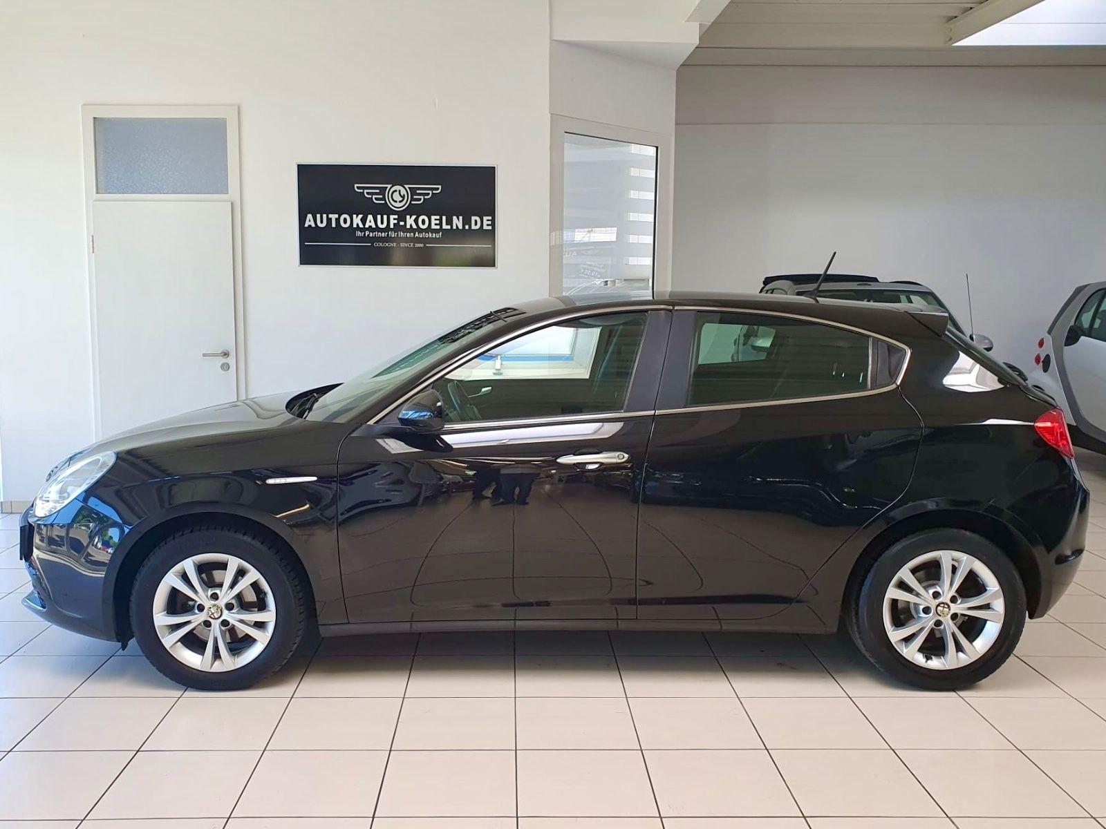 Abbildung des Autos Alfa Romeo Giulietta 1.6…
