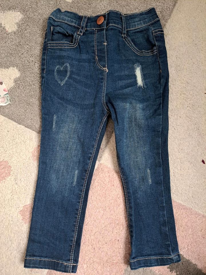 Jeans Hose 98 dunkelblau blau neu mädchen Herz in Lörrach