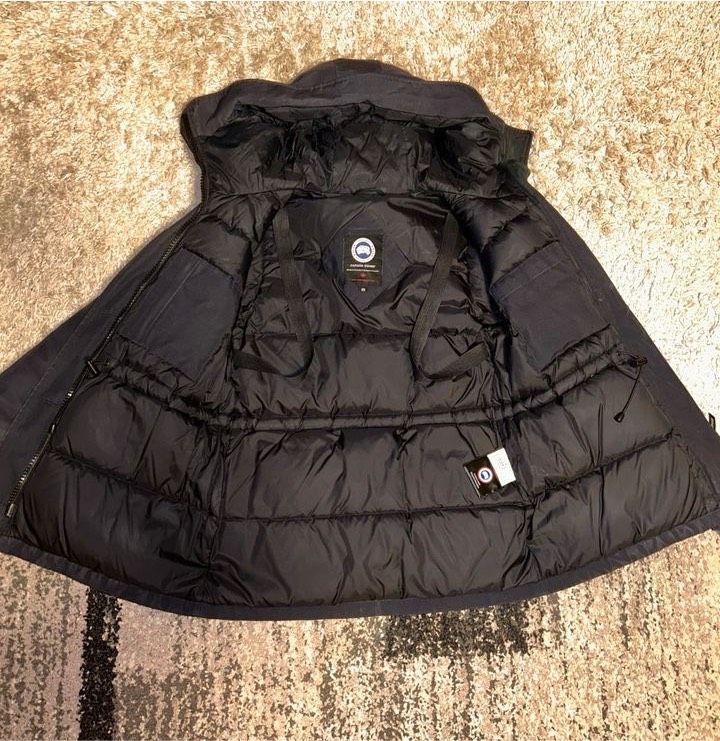 Canada Goose montebello damen Daunenparka Matel Jacke in Hamburg