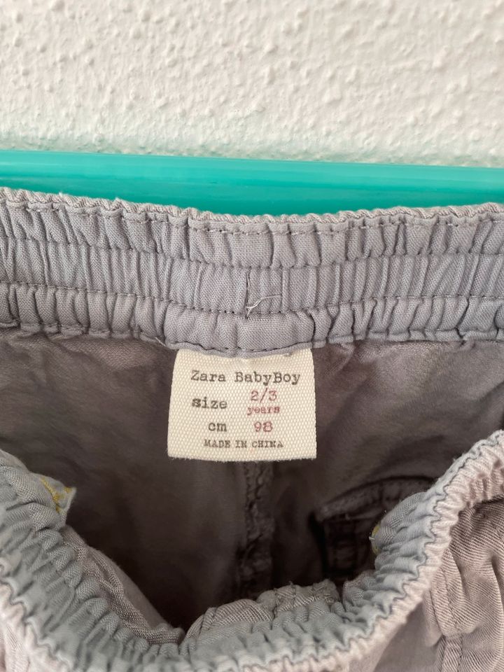 Graue leichte Shorts Zara 98 in Mühldorf a.Inn