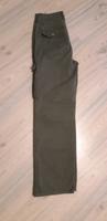 Hose von Bershka  olivgrün Cargohose Gr. 36 Nordrhein-Westfalen - Dormagen Vorschau