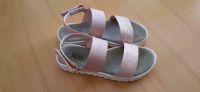 Wie neu! Sandalen von Xti in Rosa mit Klettriemen Bayern - Velden Vorschau