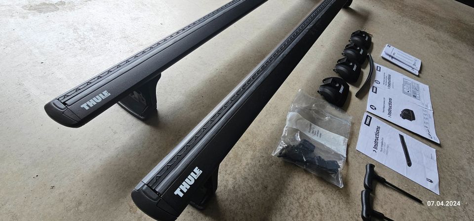 Thule WingBar Evo black 711420 mit Fuß 753 und Montagekit 4042 in Eschweiler