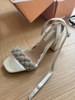 Brautschuhe weiß / Glitzer Neu Größe 38 Nordrhein-Westfalen - Löhne Vorschau
