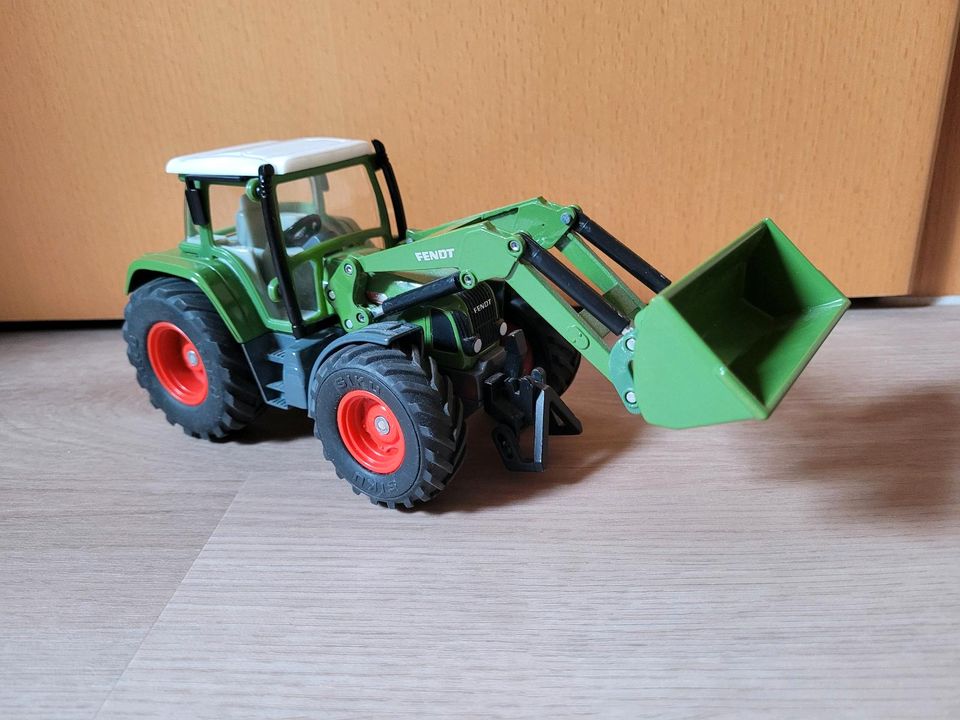 Siku Fendt Vario 714 zu verkaufen in Wriedel