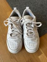 Nike Sneaker weiß 35.5 Niedersachsen - Celle Vorschau