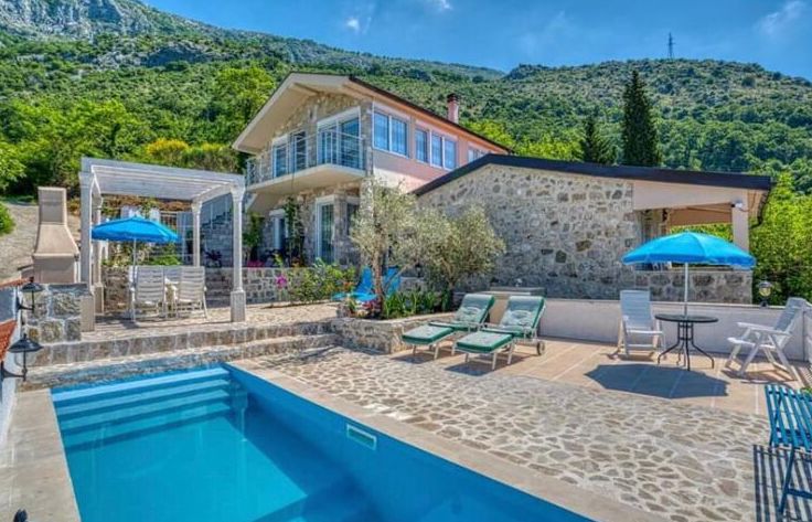 Entdecken Sie Ihren Neuanfang an der Adriaküste: Auswandern, Investieren, Ferienhaus - Wir sind Ihre Experten für Montenegro Immobilien! in Reichshof