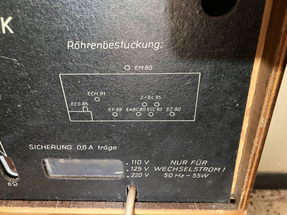 antikes DDR VEB(K) Röhrenradio Fidelio in Stutensee