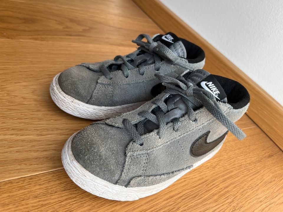 Nike Turnschuh Wildleder, Halbschuh, Sneaker high in München