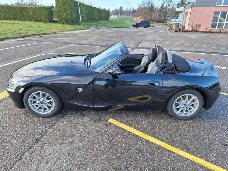 BMW Z4  2,5si Roadster Sportpaket, Navi, M - Ausstattung. in Karlsbad