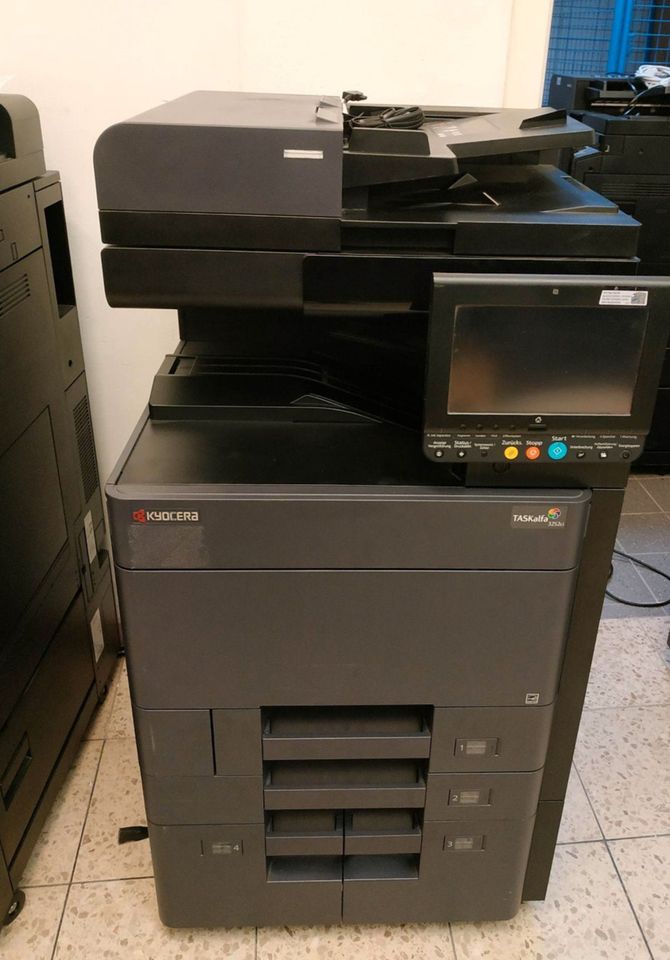 Kyocera TASKalfa 3252ci Color Drucker Kopierer Scannen in Weismain