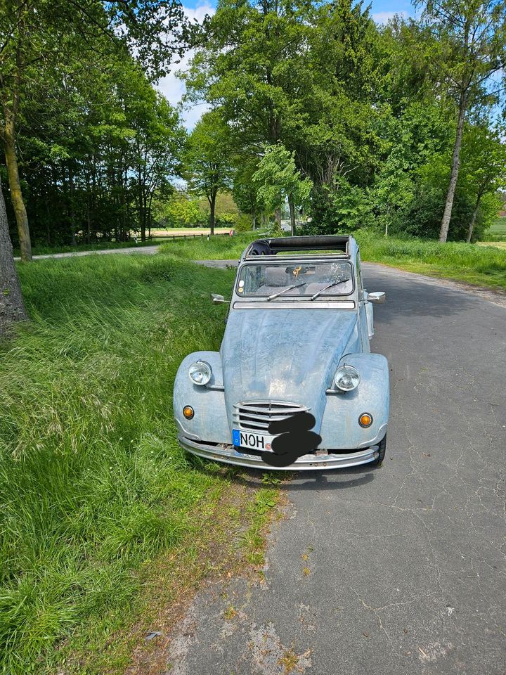 Citroen 2CV6 in Nordhorn