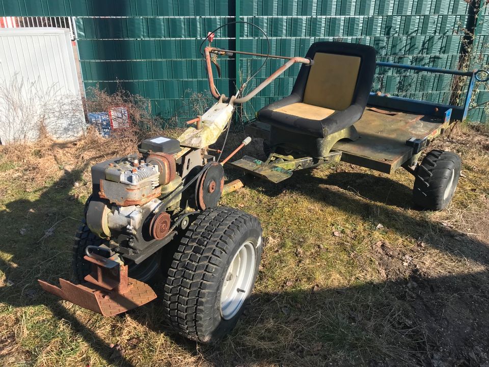 Husquarna Motoreinachser mit Anhänger in Rheinsberg Glienicke