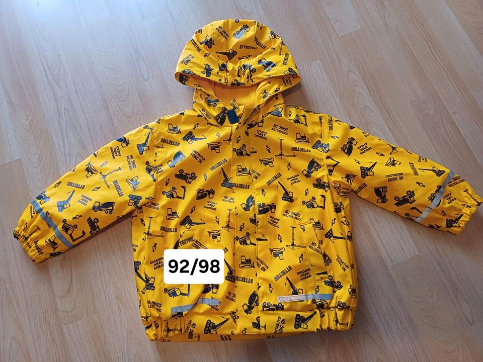 Regenjacke 92/98 in Regis-Breitingen