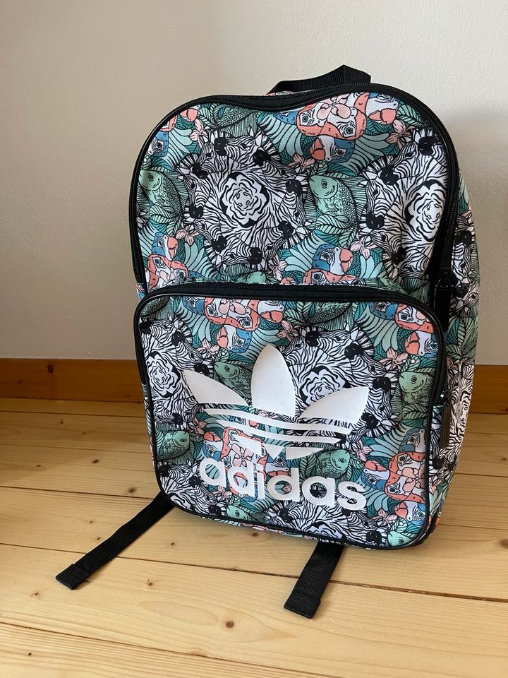 Adidas Rucksack in Wiesbaden