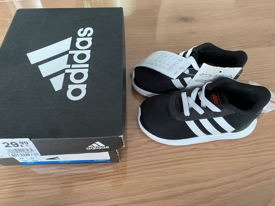 Adidas Sneaker Größe 22 (neu) in Nohfelden