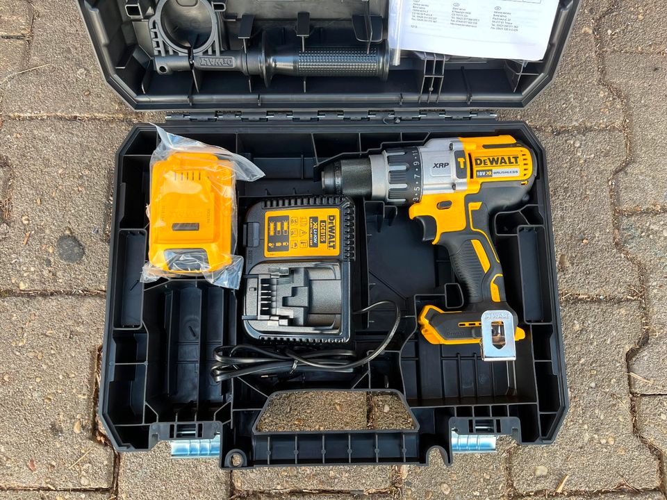 DeWALT Akku-Schlagbohrschrauber DCD996 in Massing