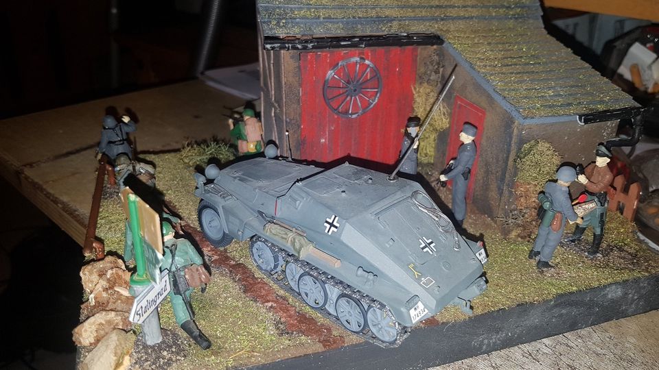 Diorama: Vorgeschobener Posten 1:35 II. WK. Dt. Sd.Kfz.253 le Beo in Münnerstadt