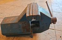 Schraubstock DDR Gusseisen, sehr schwer 170 mm Sachsen - Weißwasser Vorschau
