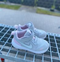 Mädchen Sneaker Nike Revolution 5 gr.26 grau/rosa Niedersachsen - Munster Vorschau
