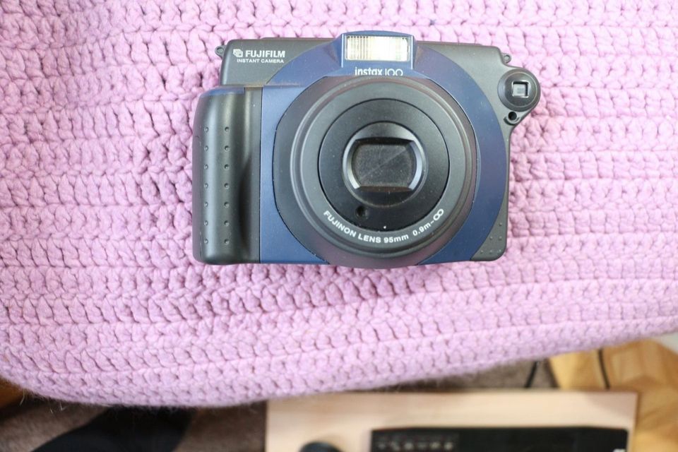 Sofortbildkamera Fujifilm, Instax 100 in Oberhausen
