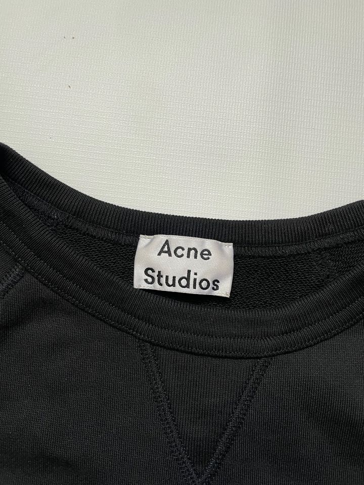 Acne Studios pullover in Paderborn